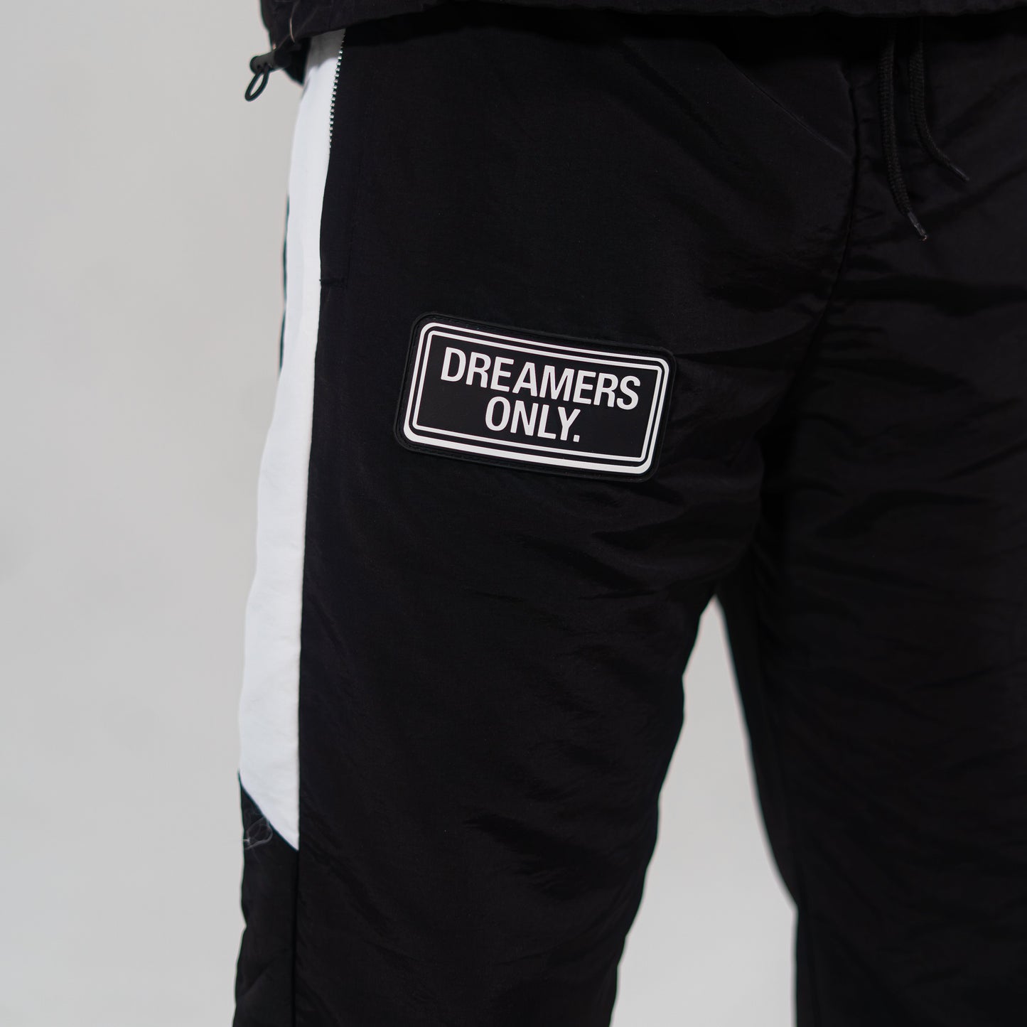 "DREAMS" Windbreaker Pants (Black)