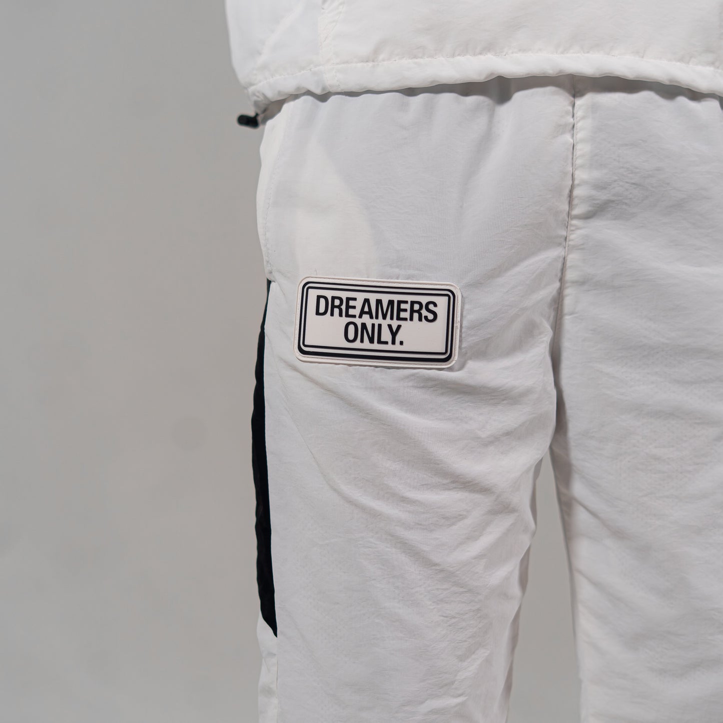 "DREAMS" Windbreaker Pants (White)