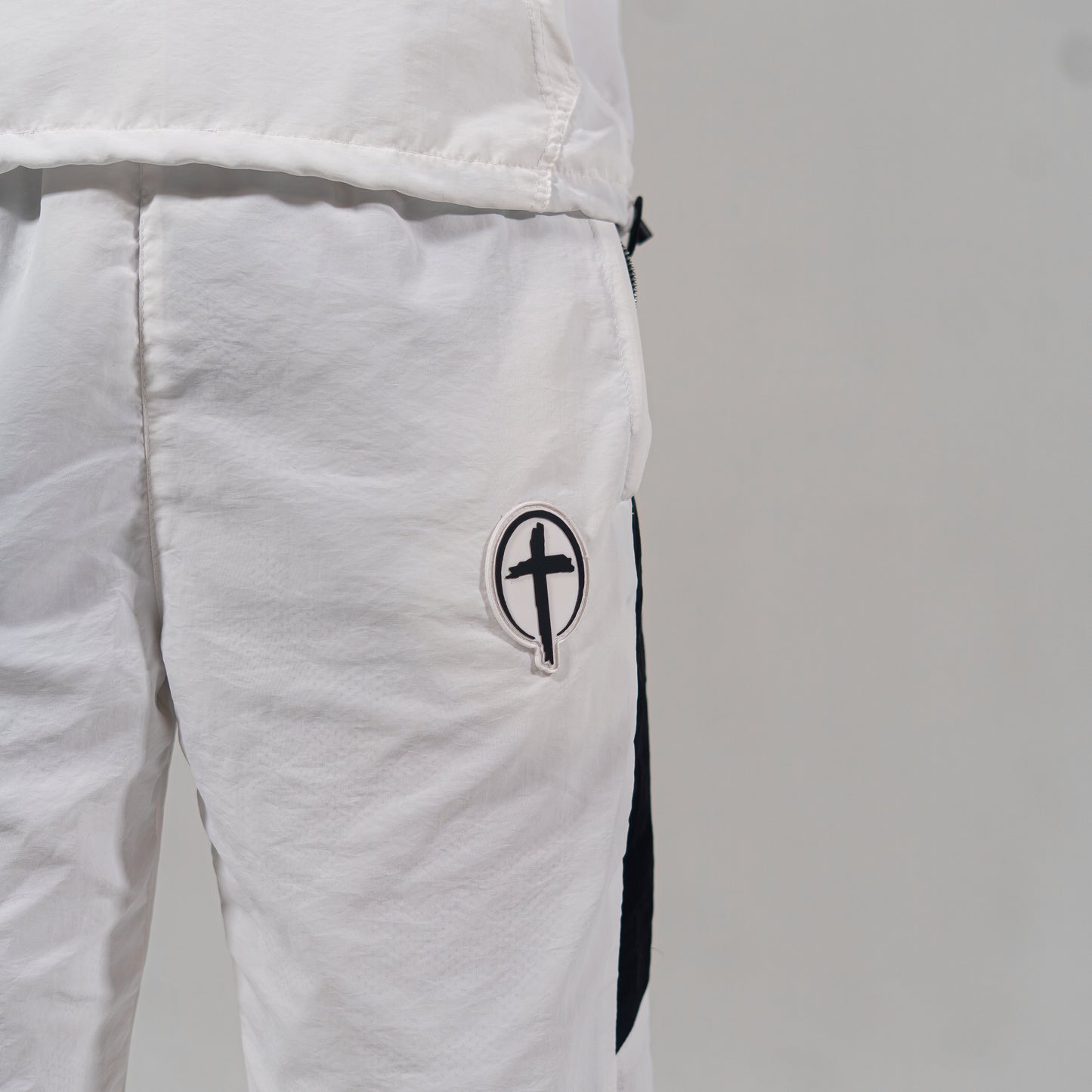 "DREAMS" Windbreaker Pants (White)